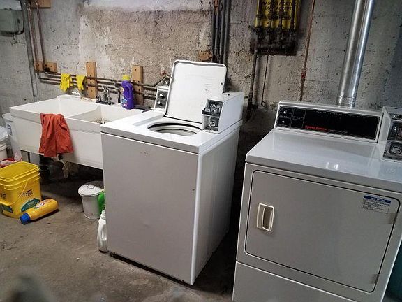 4th image of 2020 E Franklin Ave APT 4