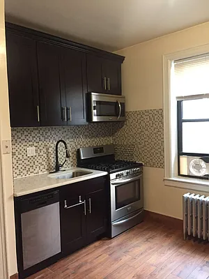 Rented by Metroline Realty | media 2