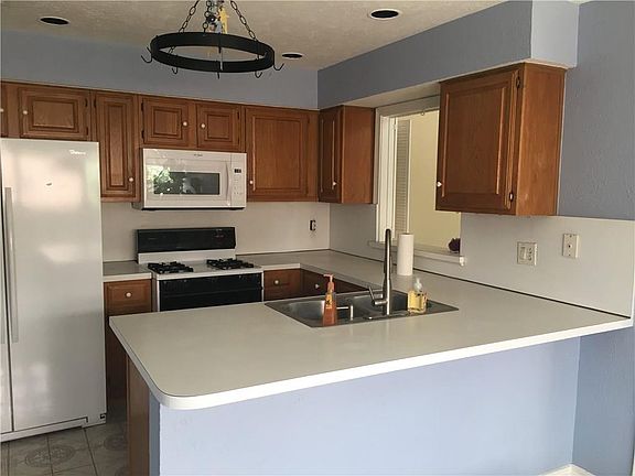 4th image of 554 Trailcrest Dr