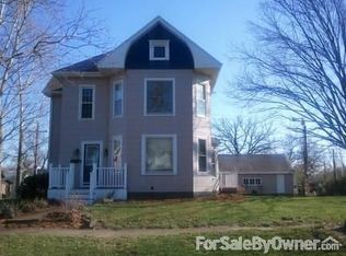 402 Broad St, Reinbeck, IA 50669