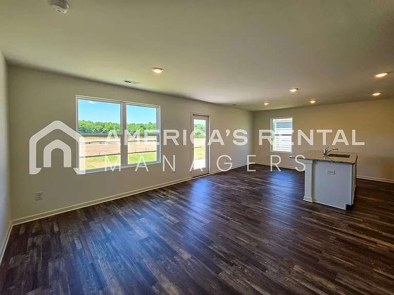 324 Oakmont Cir — Photo 26