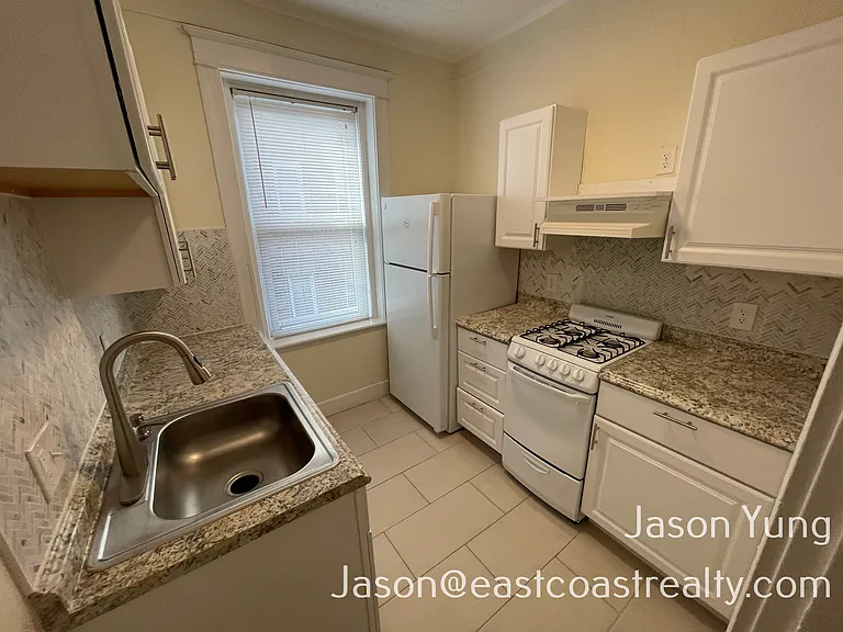 93 Kilmarnock St #14 — Photo 5