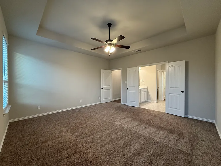 1717 Victoria Dr — Photo 16