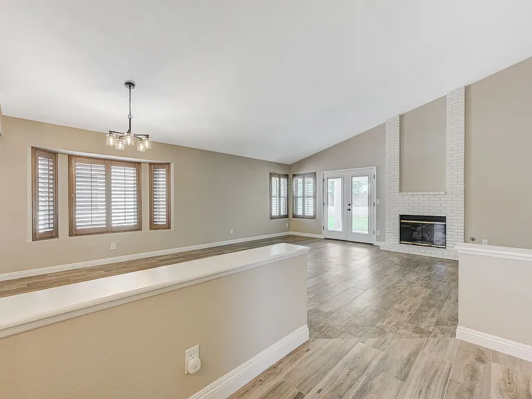272 Comfort Dr — Photo 7