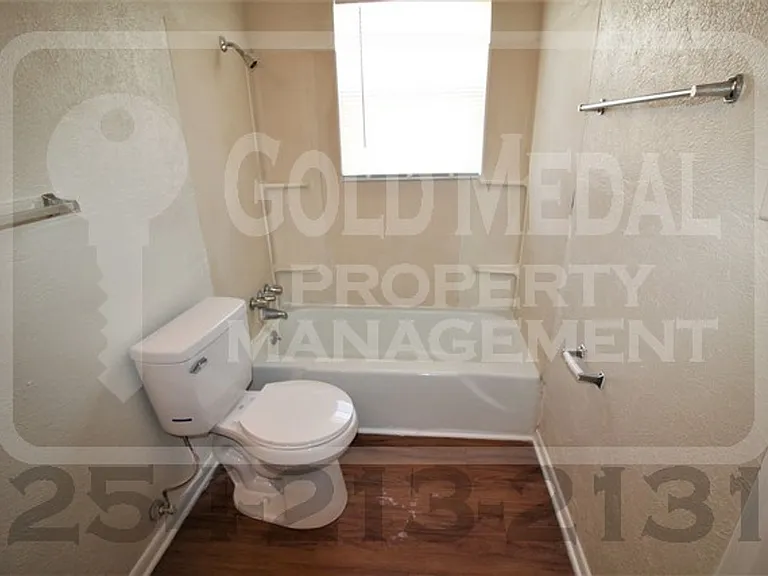 922-932 Jr Ct — Photo 9