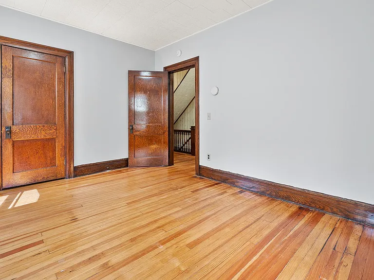 1015 E Gibson St — Photo 10