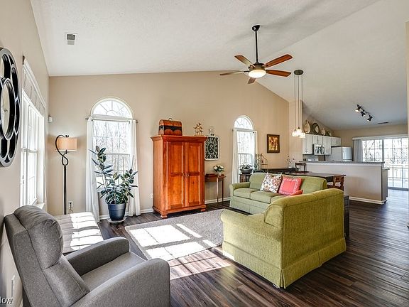 4th image of 1911 Heron Glen Ct