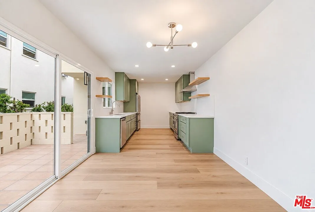 1 bed, 1.0 bath, 1000 sqft, $3,995 — Photo 4