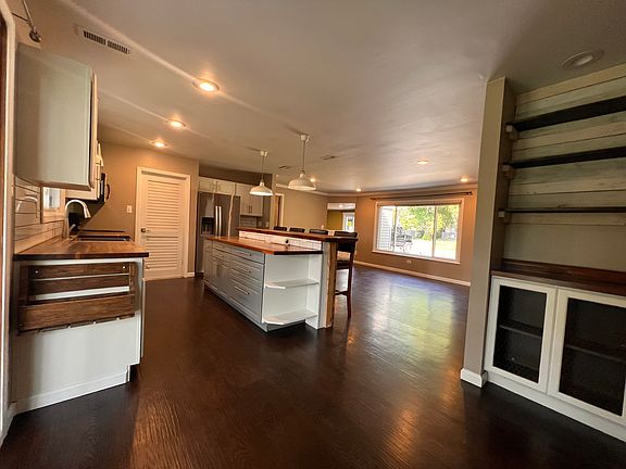 4th image of 1990 Sarona Ln