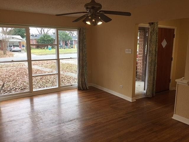 1st image of 431 Beryl Dr