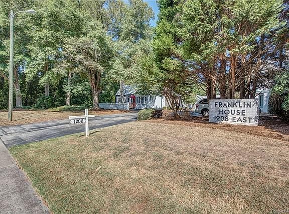 2nd image of 1208 E Franklin Blvd E #L