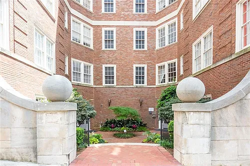800 Peachtree St NE Photo 1