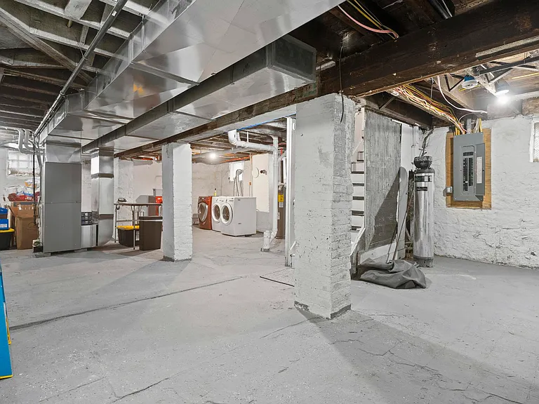 1842 Crawford Rd #2 — Photo 13