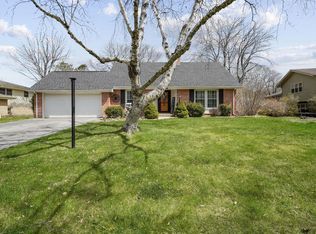 5419 Gallant Fox Ln, Racine, WI 53402