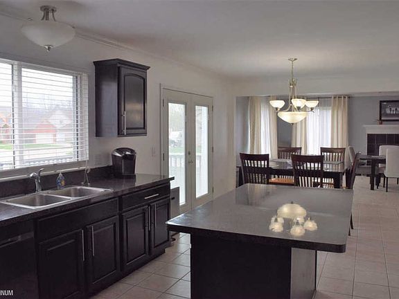 4th image of 47984 Remington Ct
