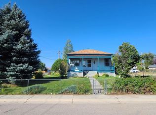 738 S 10th St, Douglas, WY 82633