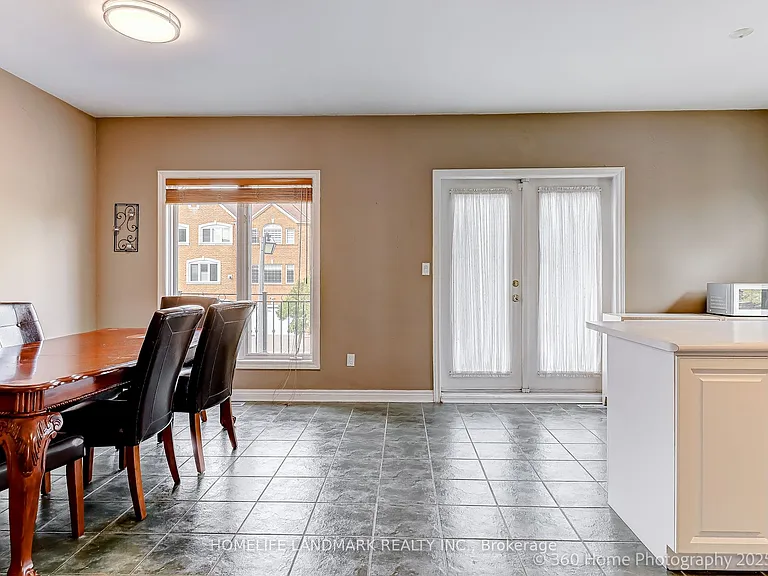189 Leitchcroft Cres #UPPER — Photo 18