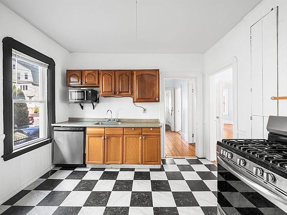 3rd image of 29 Victoria St