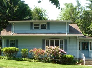 12 Forest St, Oakland, NJ 07436