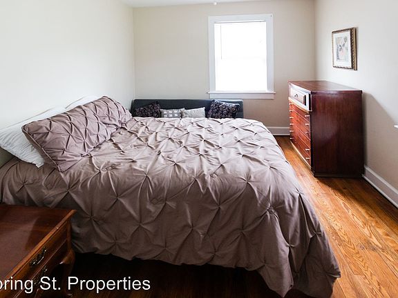 5th image of 1010 Buist Ave