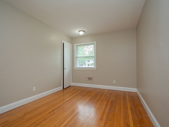 5th image of 12304 Saint Clair Dr