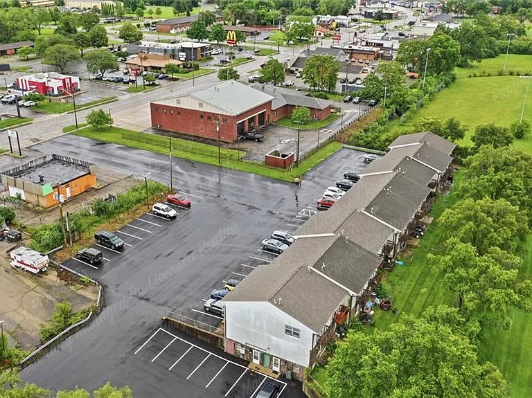 539 N Broad St — Photo 44