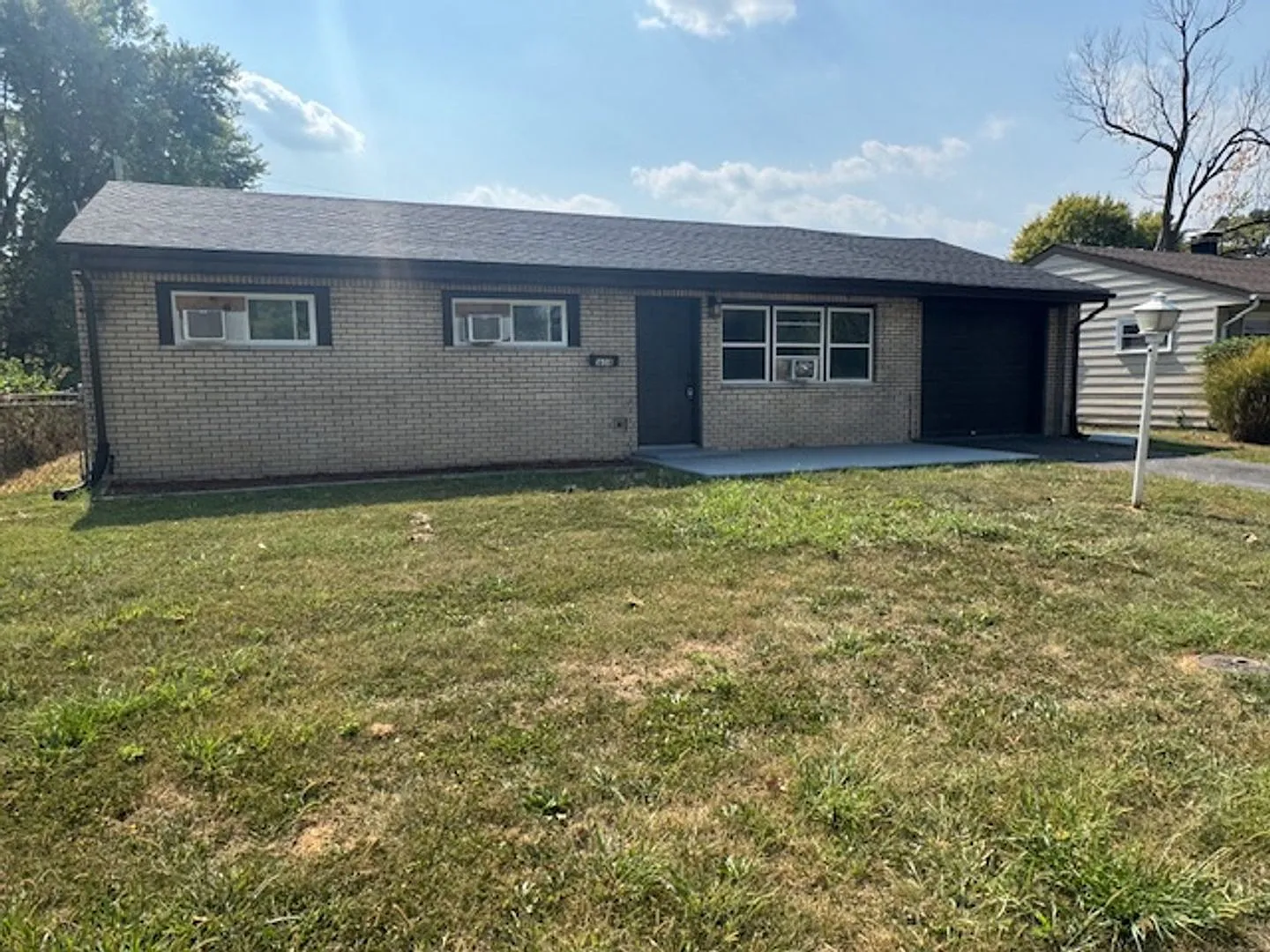 1608 Parklane Dr photo 1