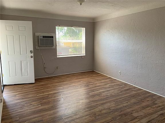 4th image of 875 19th Ave S #2