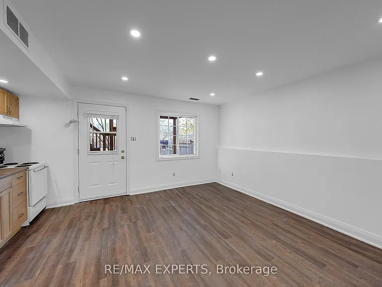 97 Franklin St #BASEMENT — Photo 8