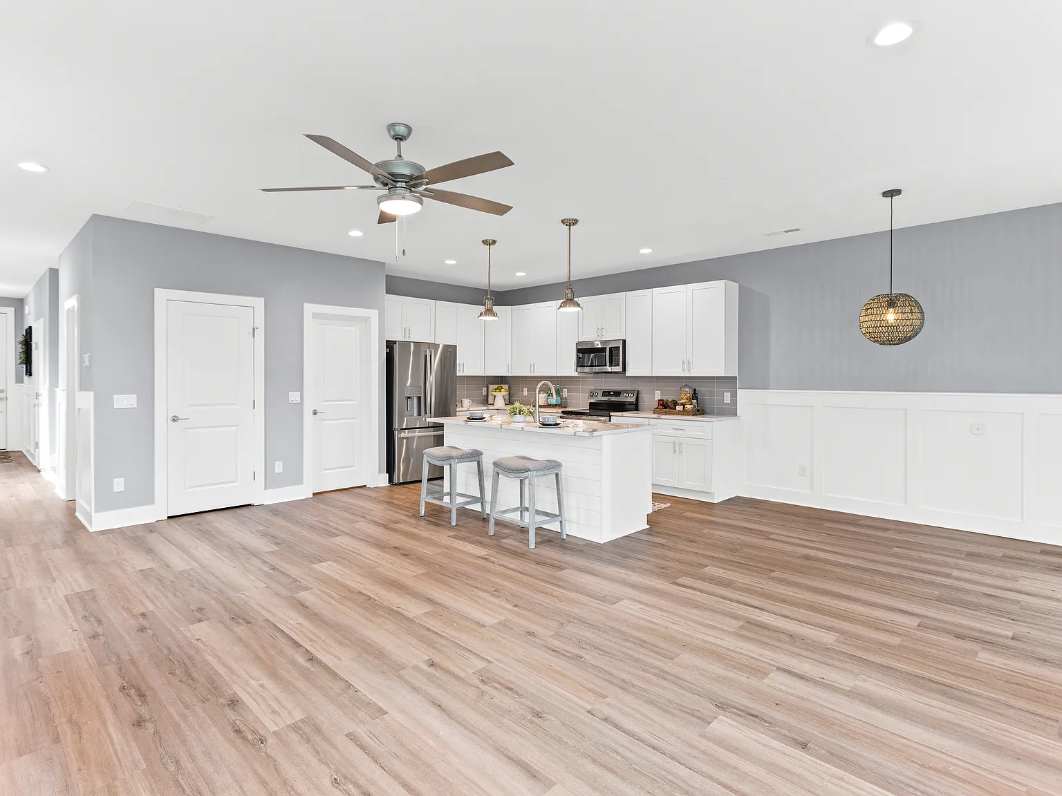3 bed, 2.5 bath, 1878 sqft, $2,300 — Photo 4