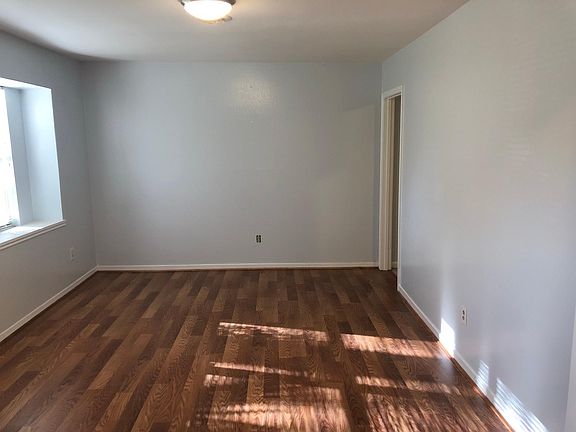 3rd image of 12107 Hillcroft St
