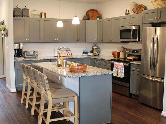 4th image of 2927 Phelan Cir SE
