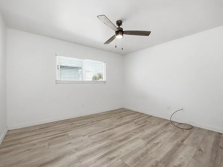 4133 Wabash Ave #8 — Photo 5