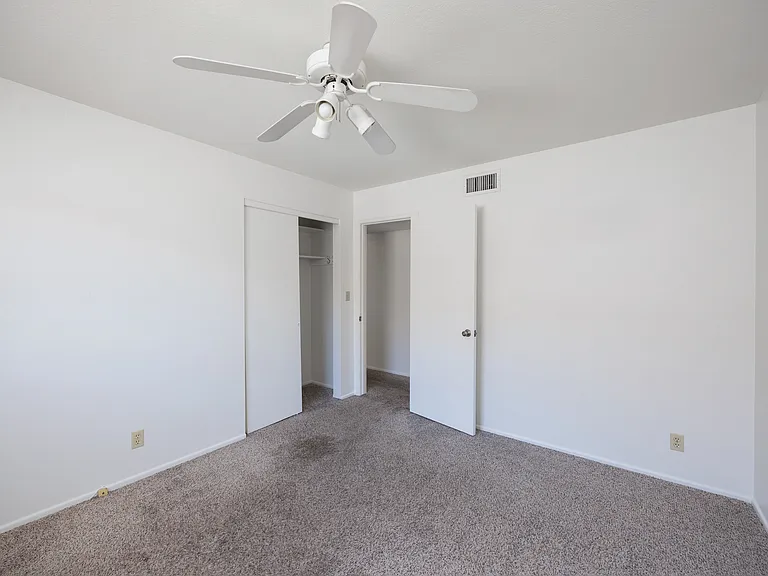 1316 W 13th St — Photo 17