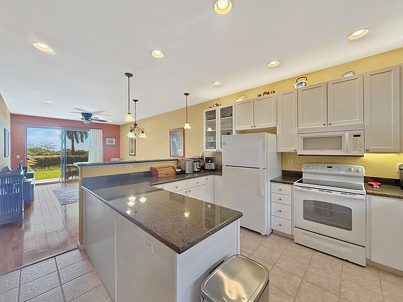 3rd image of 75-346 Hualalai Rd APT E102