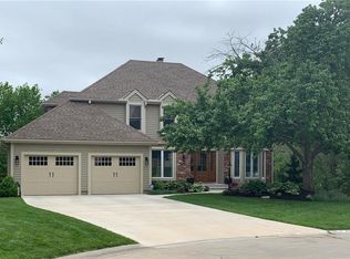 2101 Green Meadows Ct, Saint Joseph, MO 64506