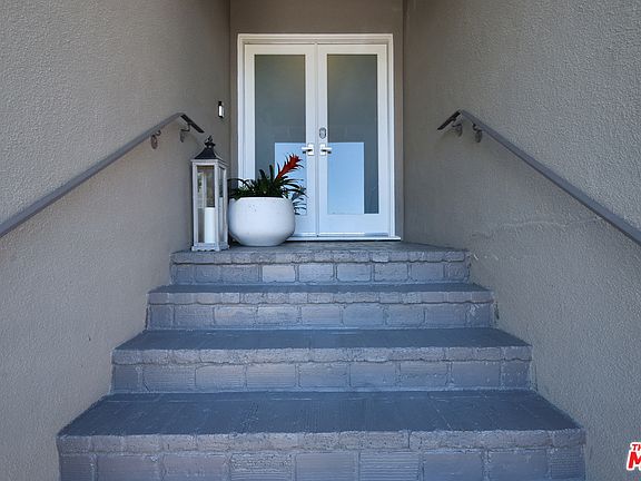 2nd image of 3862 Sherwood Pl