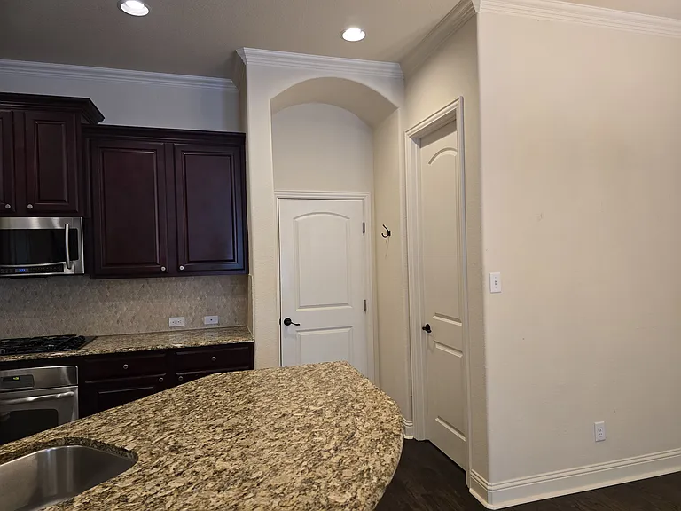 7924 Osborn Pkwy — Photo 45