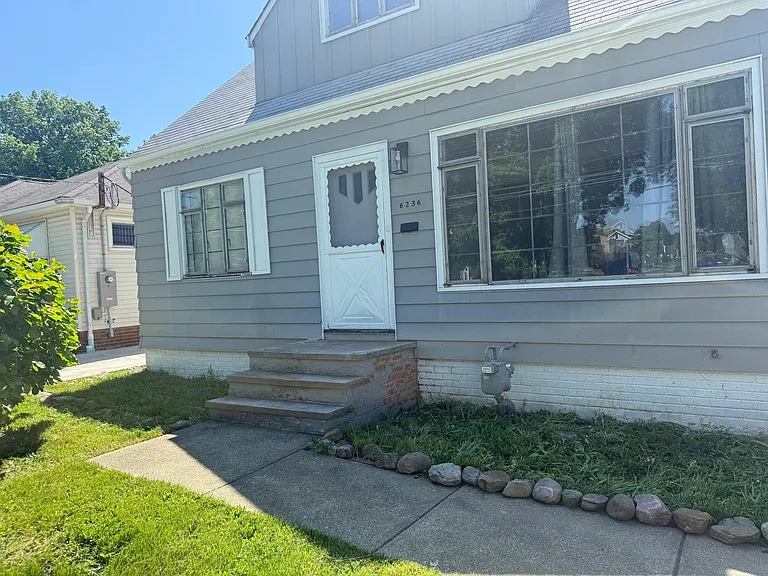 6236 Westminster Dr — Photo 2