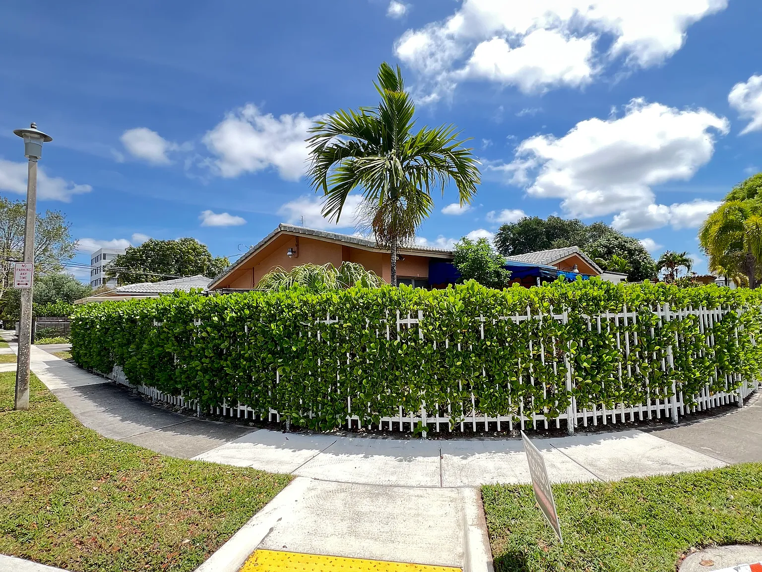 2 bed, 1600 sqft, $2,700 — Photo 1