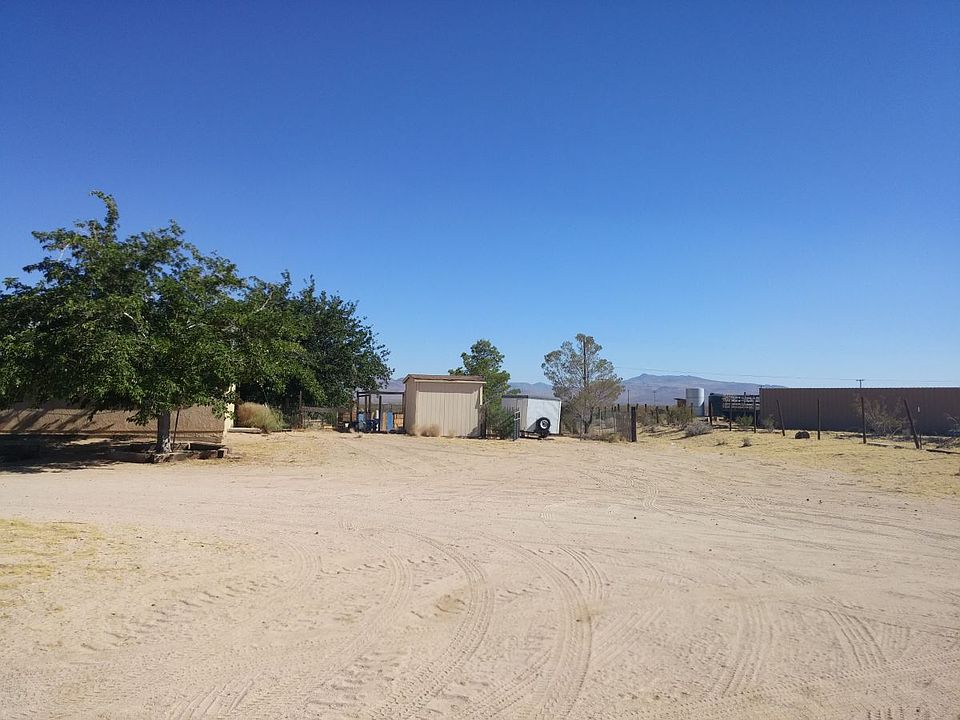 2nd image of 5815 Las Flores Ave