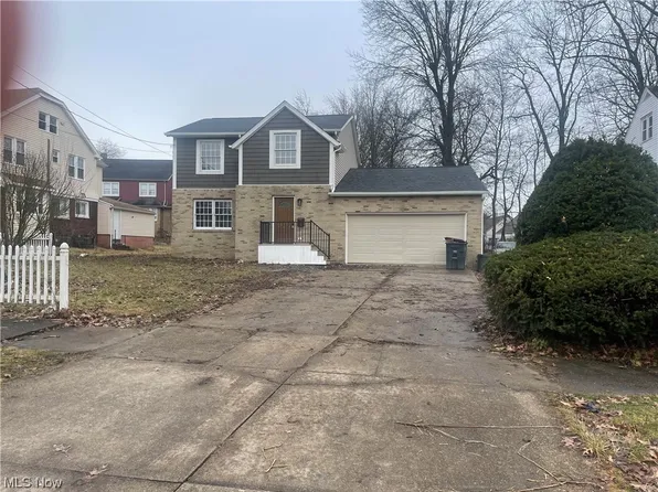 1146 Cadillac Blvd, Akron, OH 44320