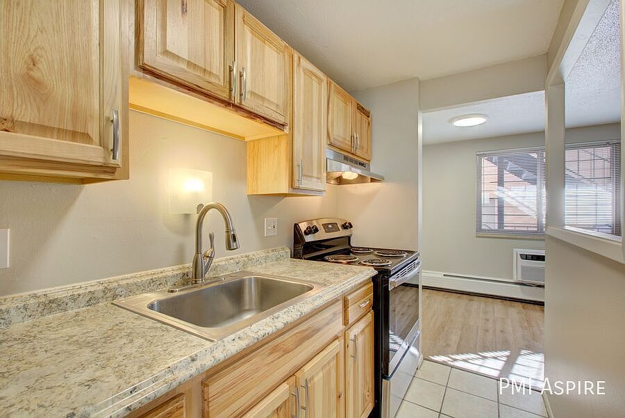 1st image of 1335 N Gaylord St #204