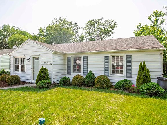 3rd image of 54695 Terrace Ln