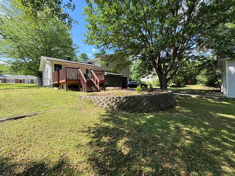 2323 Applewood Dr — Photo 30