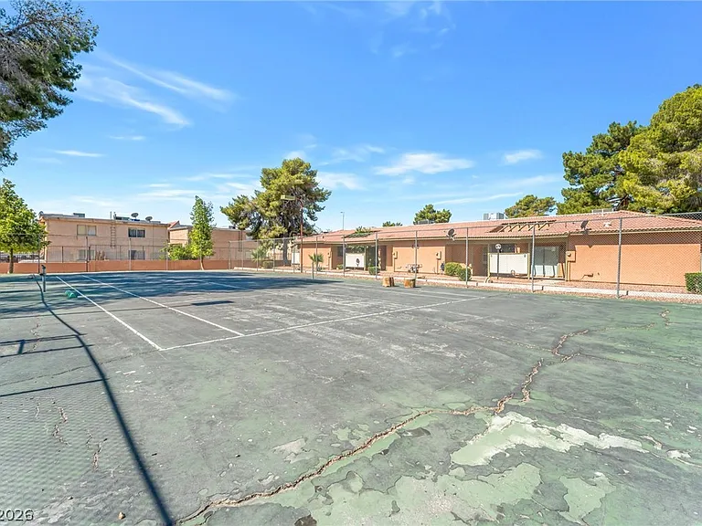 457 N Lamb Blvd #B — Photo 17
