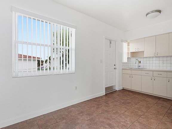 5th image of 12 Sidonia Ave APT 3
