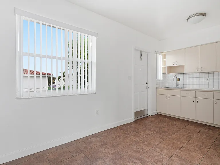 12 Sidonia Ave #3 — Photo 5