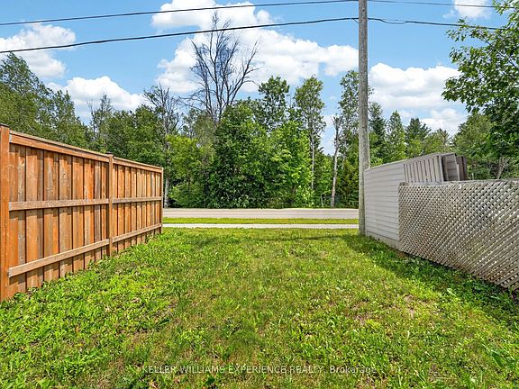 4th image of 39 Milson Cres