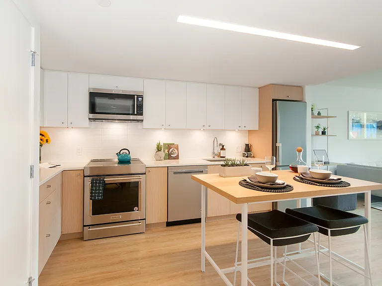 1618 W 6th Ave #203 — Photo 17